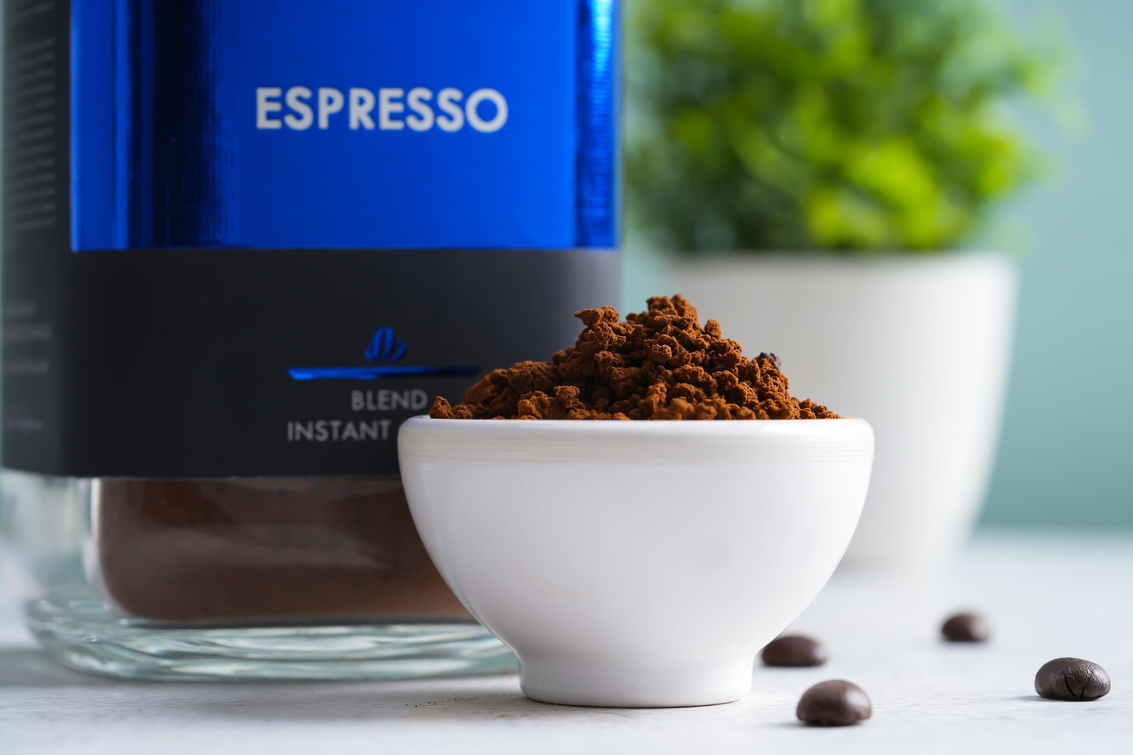 Chariot New York Espresso Blend 100% Arabica Agglomerated Instant Coffee 200 gm With Free Stainless Steel Coffee Mug 400ml